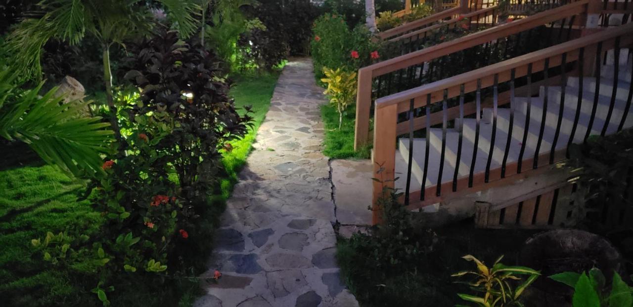 Bayview Vacation Apartments Спениш Таун Екстериор снимка