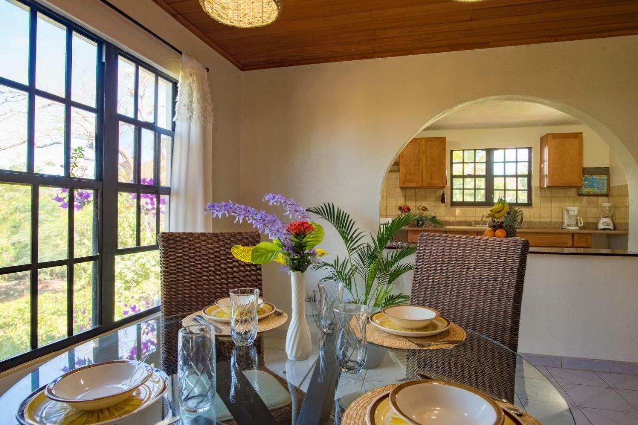 Bayview Vacation Apartments Спениш Таун Екстериор снимка