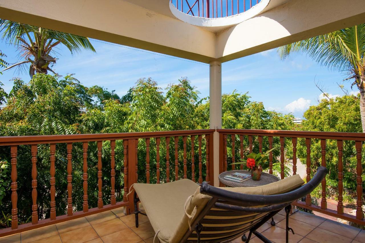Bayview Vacation Apartments Спениш Таун Екстериор снимка