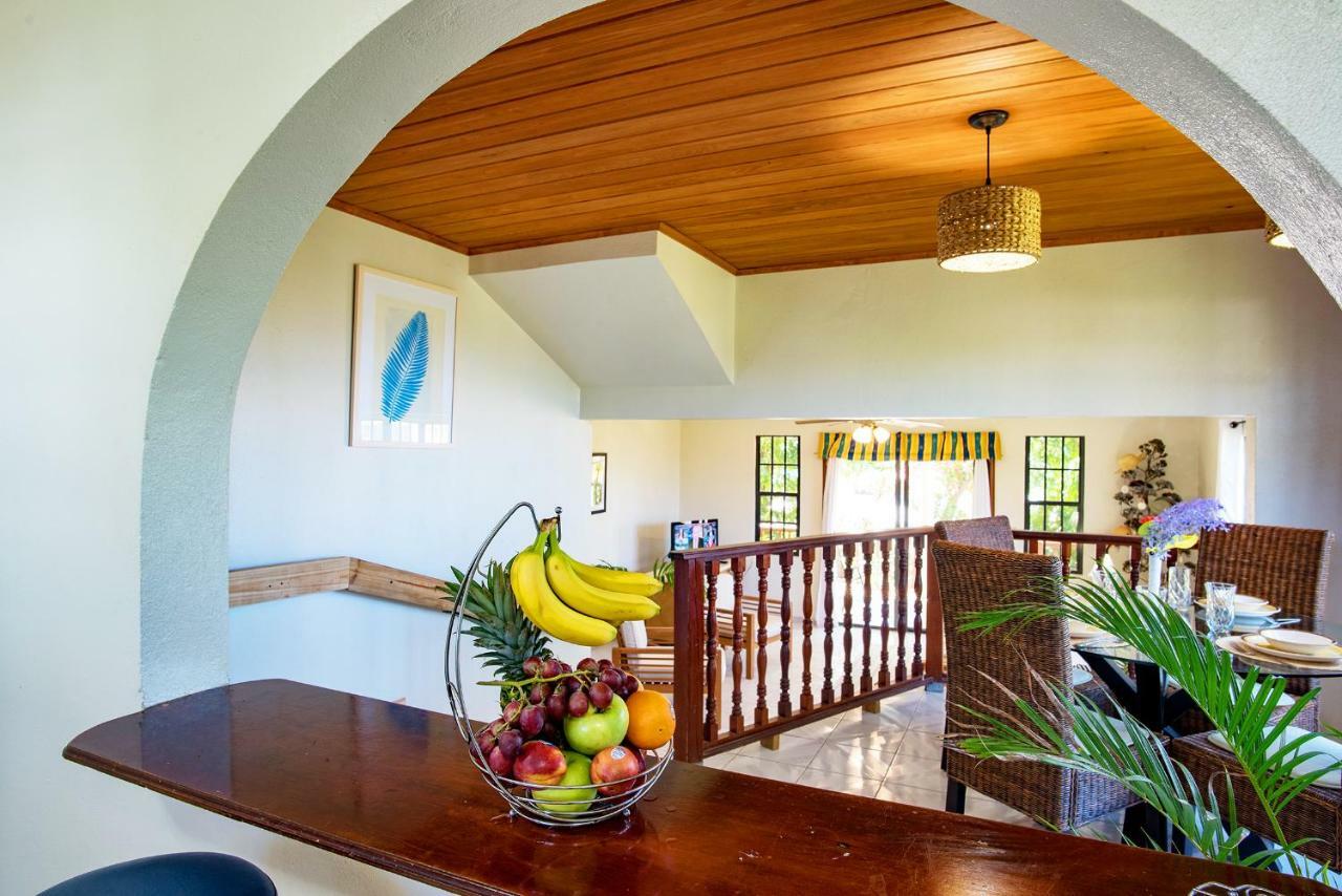 Bayview Vacation Apartments Спениш Таун Екстериор снимка